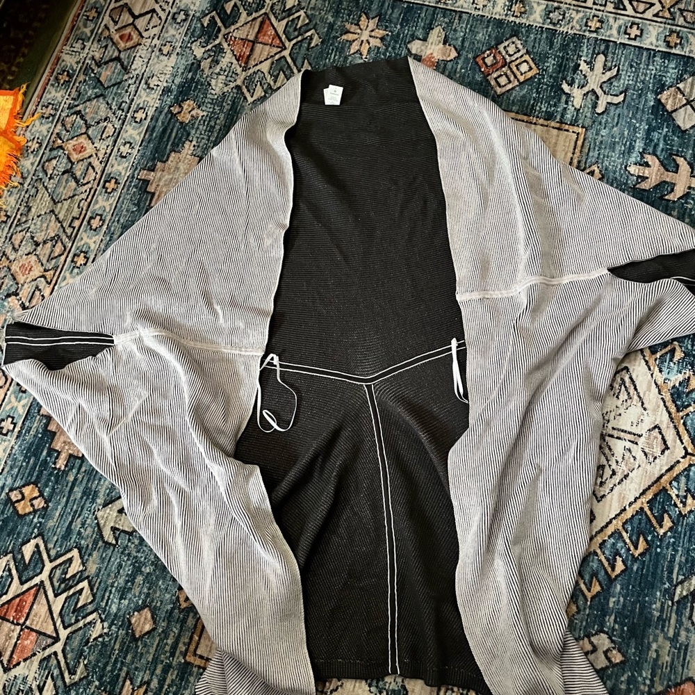 Lululemon Athletica shawl